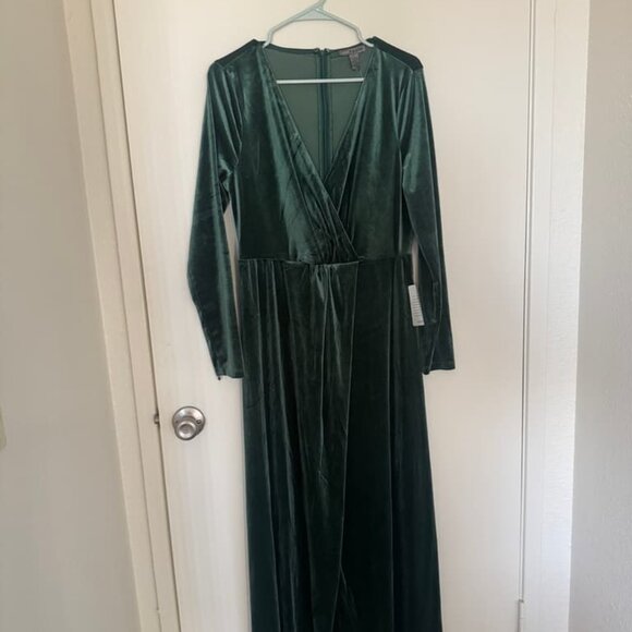 Green formal dress - Picture 1 of 2